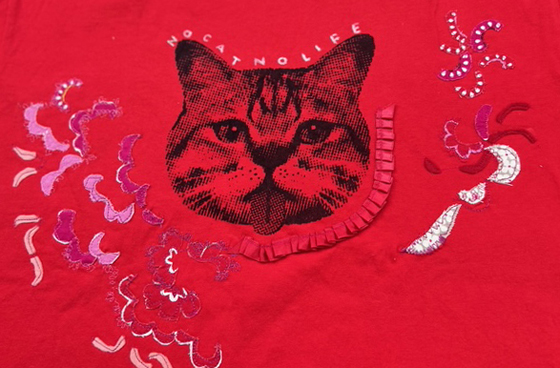 【猫柄】カツミアート（松下カツミ）ワンオフT-シャツ：Style.030（胸側イラスト）